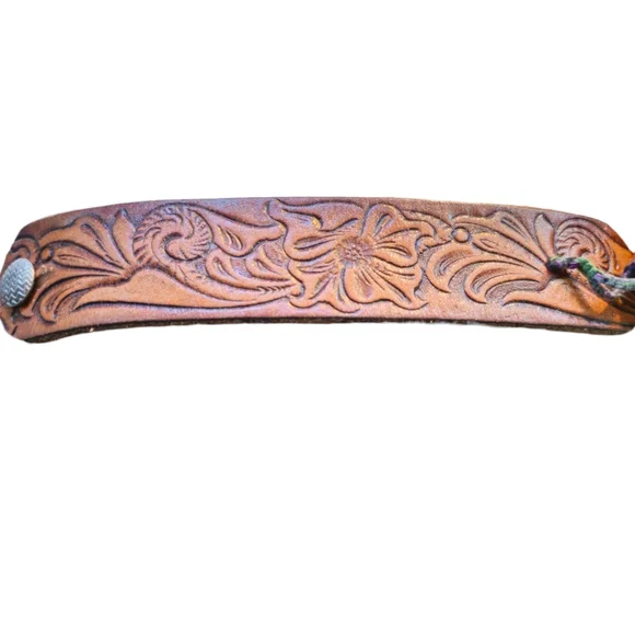 Handmade Vintage Tooled Leather Cuff Bracelet - Picture 2 of 7